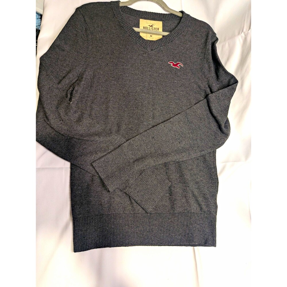 Hollister Men's Gray Solid V-Neck Knit Pullover Sweater with Logo Size M